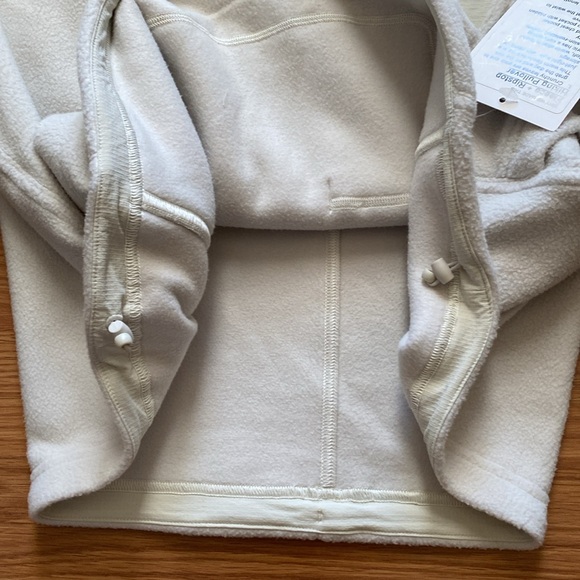 ❤️ Lululemon Fleece + Ripstop Hiking Pullover Bone Size 6 NWT - Picture 15 of 16
